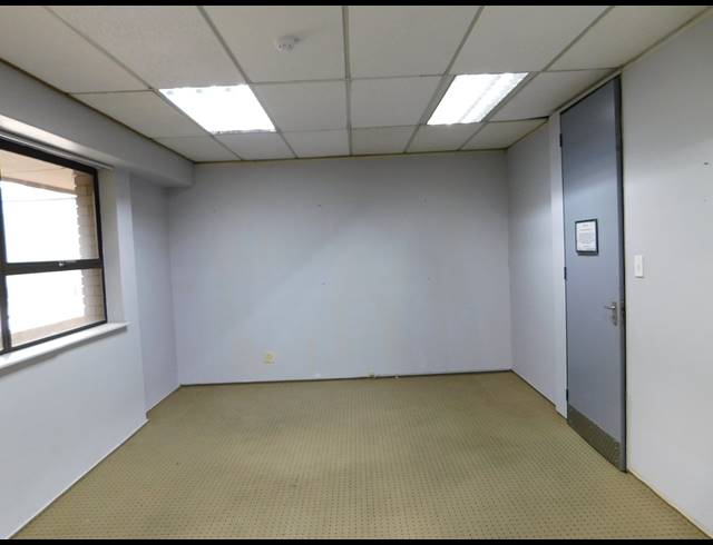 684M² OFFICE TO LET IN FERNDALE